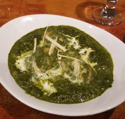 Chicken Saag Las Vegas, Indian Restaurant Las Vegas, Spinach Chicken Curry, Healthy Indian Food, Delhi Indian Cuisine, Indian Chicken Curry